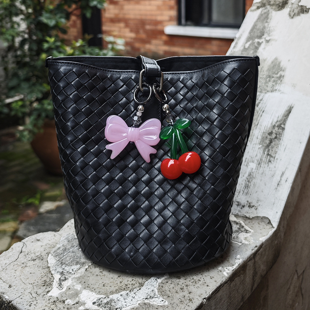 HERLOOK ビッグチェリーバッグチャームキーホルダーちょ - Phone Accessories For Teen Girls のレビューと価格